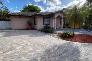 8330 SW 96th Pl, Miami, FL 33173 - Photo 3