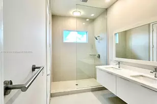 10410 NW 67th St, Doral, FL 33178 - Photo 13