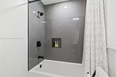 3460 NE 17th Way, Oakland Park, FL 33334 - Photo 27