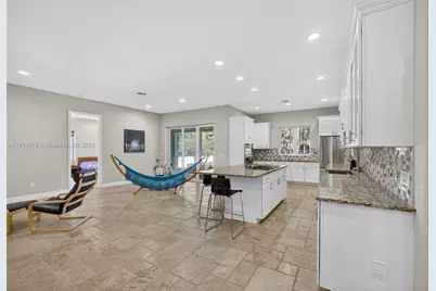 18369 Mellen Ln, Jupiter, FL 33478 - Photo 15