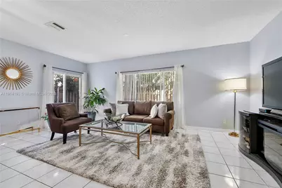 6004 Red Plum Ct, Tamarac, FL 33321 - Photo 9