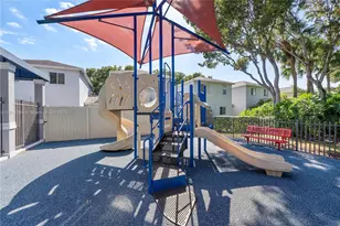 6004 Red Plum Ct, Tamarac, FL 33321 - Photo 23