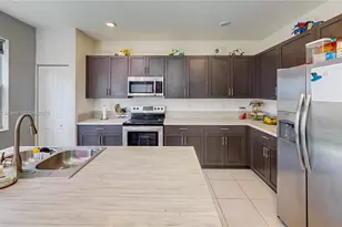 2647 SE 13th St, Homestead, FL 33035 - Photo 13