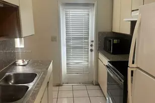 2345 NW 28th St, Oakland Park, FL 33311 - Photo 7