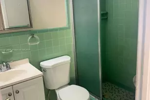 2345 NW 28th St, Oakland Park, FL 33311 - Photo 15