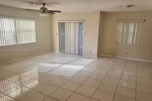 2345 NW 28th St, Oakland Park, FL 33311 - Photo 9