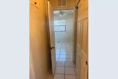 2345 NW 28th St #2, Oakland Park, FL 33311 - Photo 17