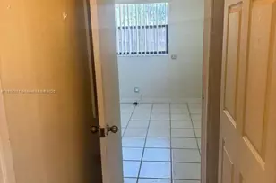 2345 NW 28th St, Oakland Park, FL 33311 - Photo 17