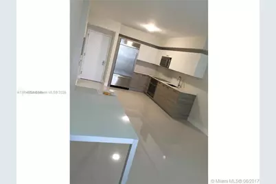 1300 Brickell Bay Dr #1807, Miami, FL 33131 - Photo 5