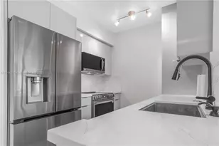 335 S Biscayne Blvd, Miami, FL 33131 - Photo 9