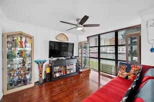 1000 Parkview Dr, Hallandale Beach, FL 33009 - Photo 17