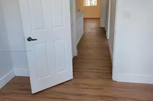 8245 NW 108th Ave, Doral, FL 33178 - Photo 17