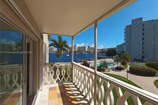 450 Golden Isles Dr, Hallandale Beach, FL 33009 - Photo 17