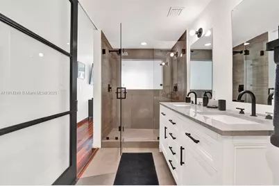 350 S Miami Ave #1502, Miami, FL 33130 - Photo 15