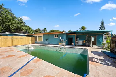 16050 NE 8th Ct, North Miami Beach, FL 33162 - Photo 37