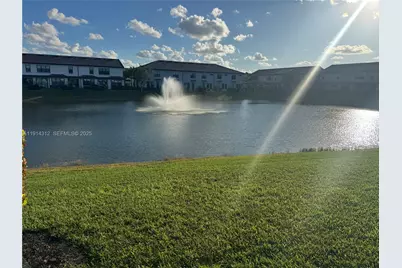 2162 Appleton Cir N, Oakland Park, FL 33309 - Photo 49