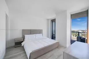 121 NE 34th St, Miami, FL 33137 - Photo 9