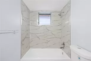 1300 NE 191st St, Miami, FL 33179 - Photo 15