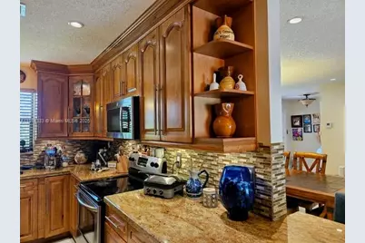 7764 W 14th Ct, Hialeah, FL 33014 - Photo 13