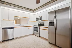 13001 SW 11th Ct, Pembroke Pines, FL 33027 - Photo 11