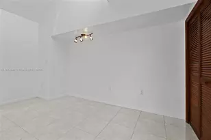 20215 W Oakhaven Cir, Miami, FL 33179 - Photo 73