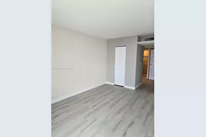 100 Bayview Dr #1420, Sunny Isles Beach, FL 33160 - Photo 25