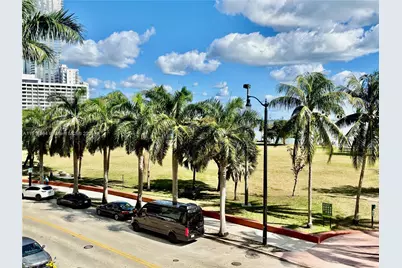 1800 N Bayshore Dr #306, Miami, FL 33132 - Photo 17