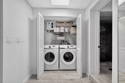 14055 NW 5th Pl, North Miami, FL 33168 - Photo 35