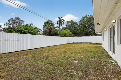 14055 NW 5th Pl, North Miami, FL 33168 - Photo 41