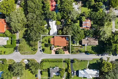 700 NE 118th St, Biscayne Park, FL 33161 - Photo 13