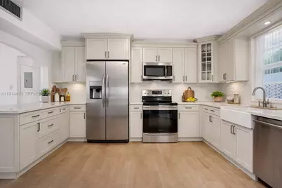 700 NE 118th St, Biscayne Park, FL 33161 - Photo 3