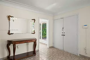 700 NE 118th St, Biscayne Park, FL 33161 - Photo 9