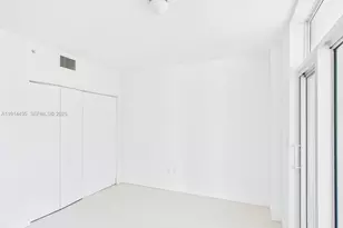 425 NE 30th St, Miami, FL 33137 - Photo 9