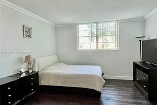 19390 Collins Ave, Sunny Isles Beach, FL 33160 - Photo 11