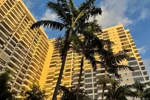 600 Three Islands Boulevard, Hallandale Beach, FL 33009 - Photo 23