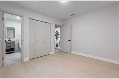 511 SW 72nd Ave, North Lauderdale, FL 33068 - Photo 21