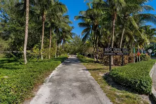 2404 NE 135th St, North Miami, FL 33181 - Photo 37