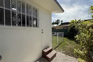 8860 SW 32nd St, Miami, FL 33165 - Photo 1