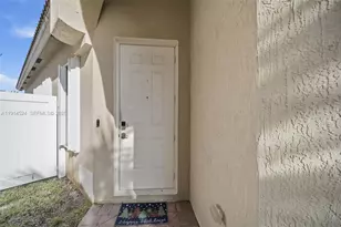 3983 NE 12th Dr, Homestead, FL 33033 - Photo 5