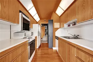 19667 Turnberry Way, Aventura, FL 33180 - Photo 21