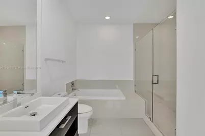 55 SW 9th St #4408, Miami, FL 33130 - Photo 11