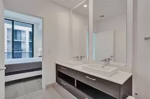 55 SW 9th St, Miami, FL 33130 - Photo 13