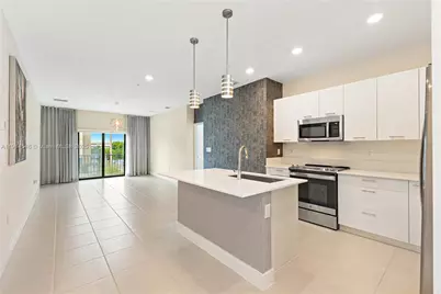 8001 NW 41st St #F-303, Doral, FL 33166 - Photo 5