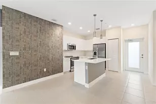 8001 NW 41st St, Doral, FL 33166 - Photo 7