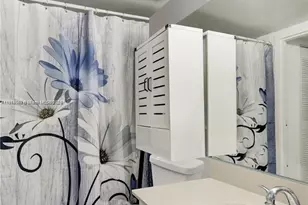 7601 E Treasure Dr, North Bay Village, FL 33141 - Photo 33