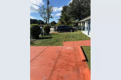 1371 NE 150th St, Miami, FL 33161 - Photo 3