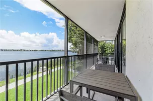 105 Lake Emerald Dr, Oakland Park, FL 33309 - Photo 9