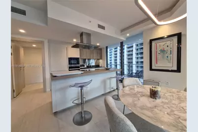 1000 Brickell Plz #2101, Miami, FL 33131 - Photo 9
