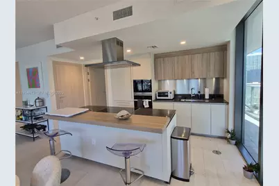 1000 Brickell Plz #2101, Miami, FL 33131 - Photo 5