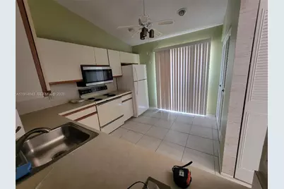 469 Long Bow Ct #469, Royal Palm Beach, FL 33411 - Photo 7